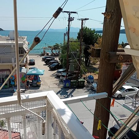 Sea Apartment Nea Peramos  Ngoại thất bức ảnh